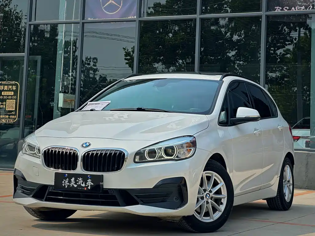 BMW 2 Series Wagon 2019 218i Leader