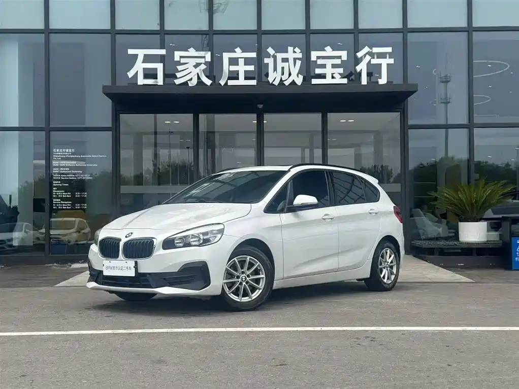 BMW 2 Series Wagon 2019 218i Style