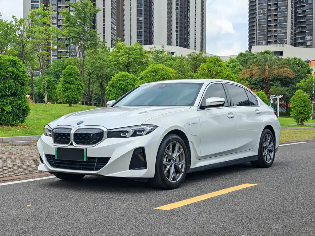 BMW i3 2022 eDrive 35 L