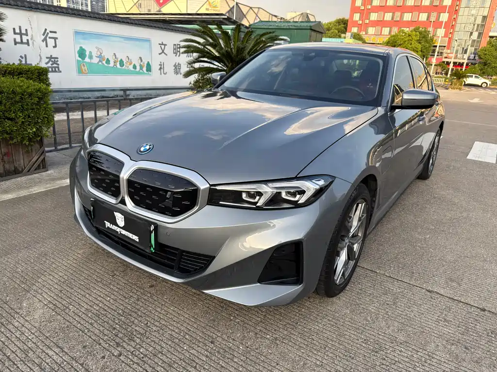 BMW i3 2022 eDrive 35 L