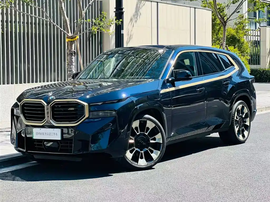 Базовая модель BMW XM 2023