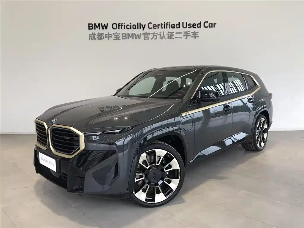 Базовая модель BMW XM 2023