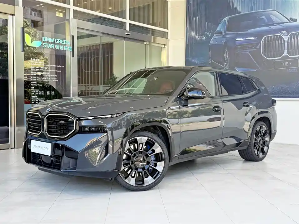 Базовая модель BMW XM 2023