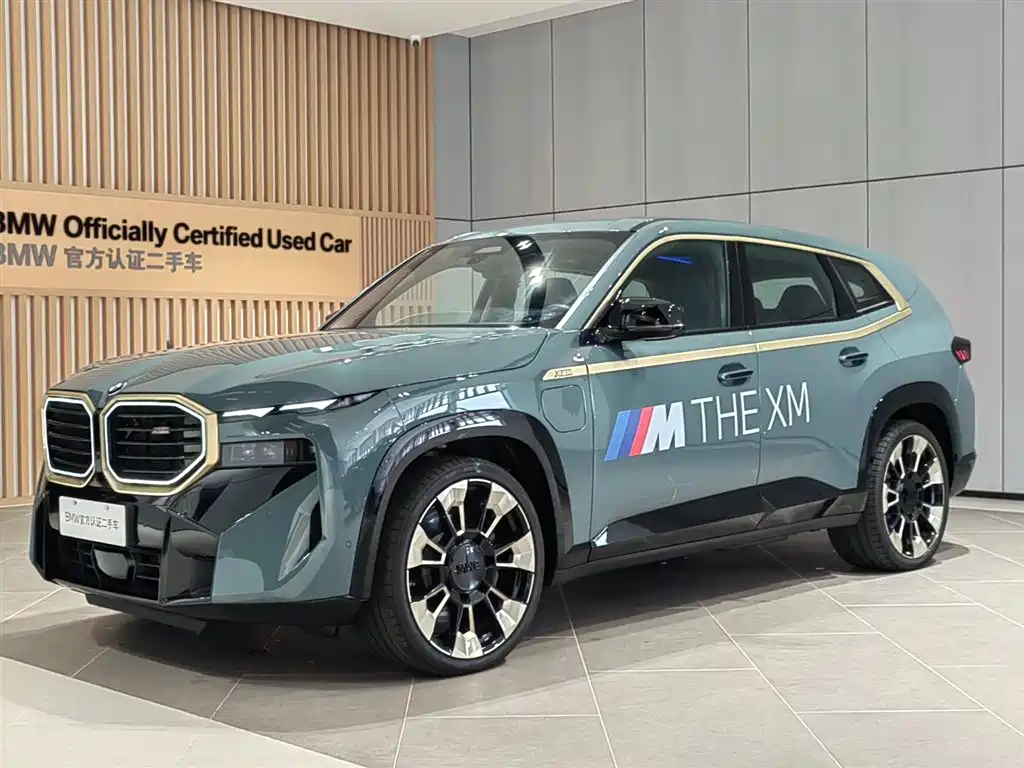 Базовая модель BMW XM 2023