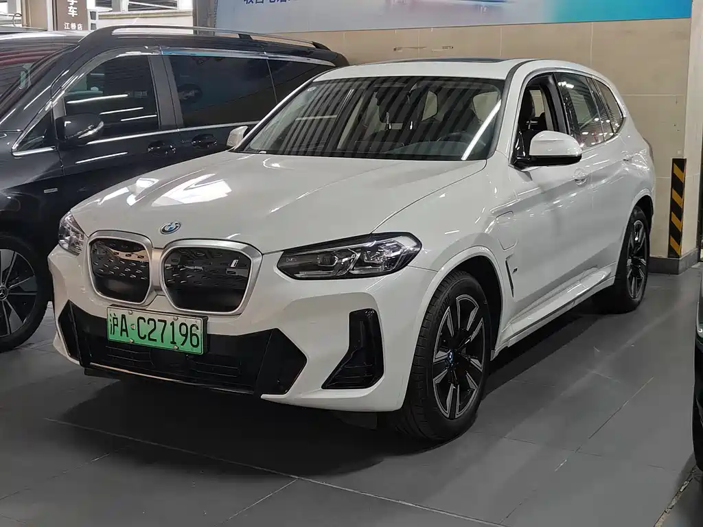 BMW iX3 2023 Leader