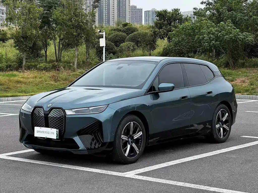 BMW iX 2023 xDrive40