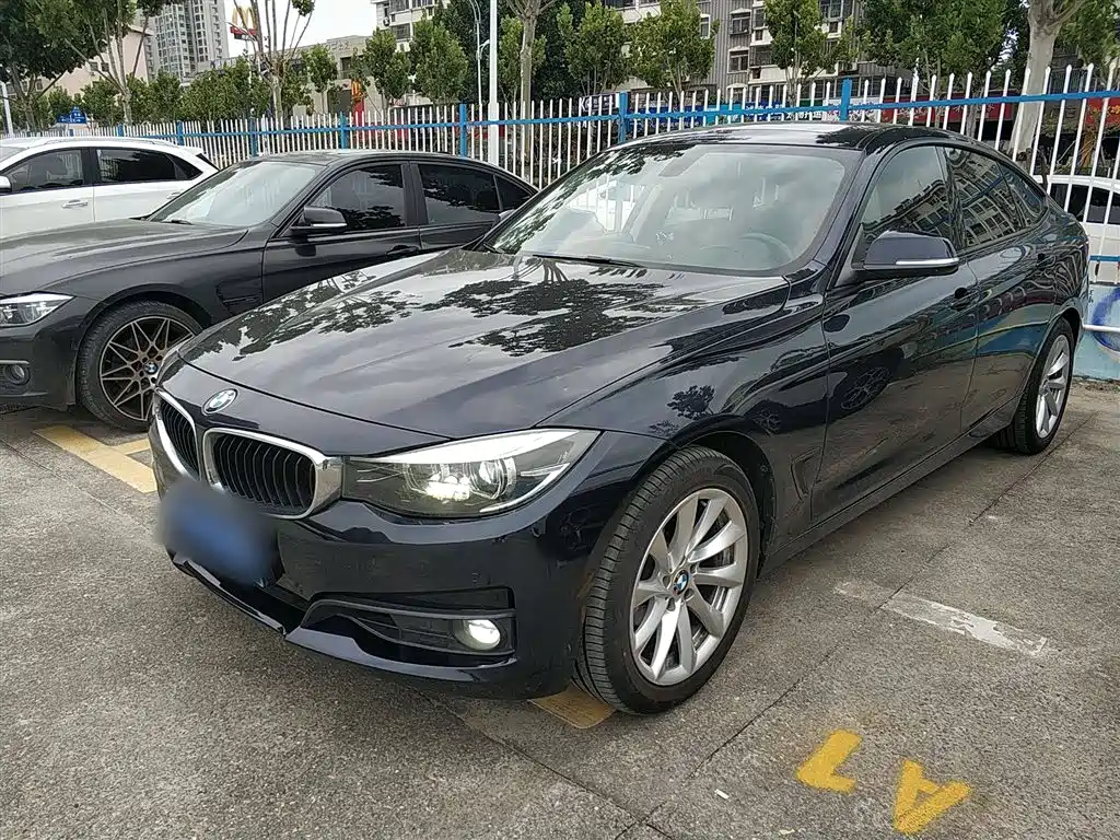 BMW 3 Series GT 2019 320i Style