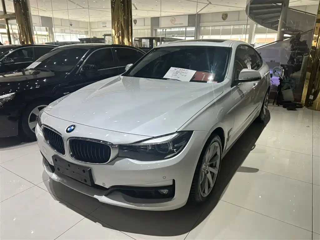 BMW 3 Series GT 2019 320i Style