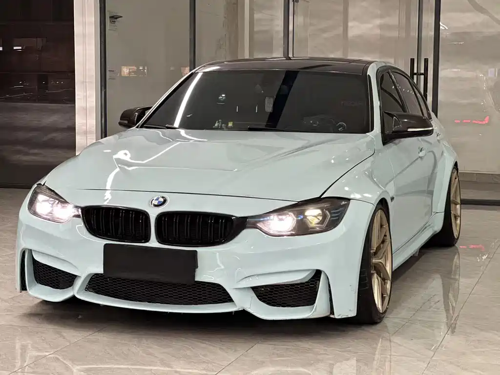 BMW 3 Series 2019 320i M sports suit