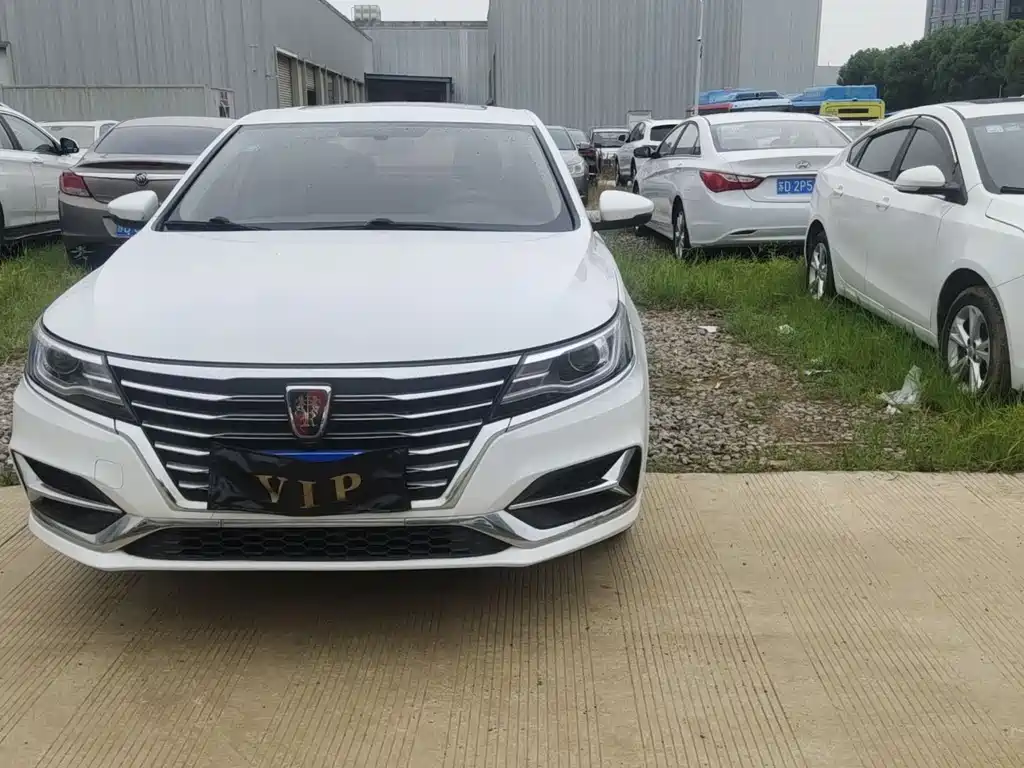 Roewe i6 2019 PLUS 1.6L manual 4G Connected Luxury Great Edition