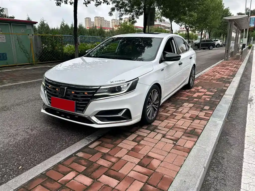 Roewe i6 2020 PLUS 1.6L CVT 4G Connected Glory Ultimate Edition