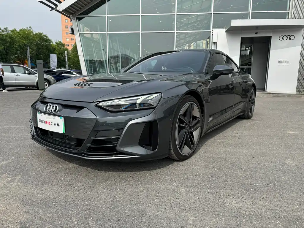 Audi e-tron GT 2023 basic model