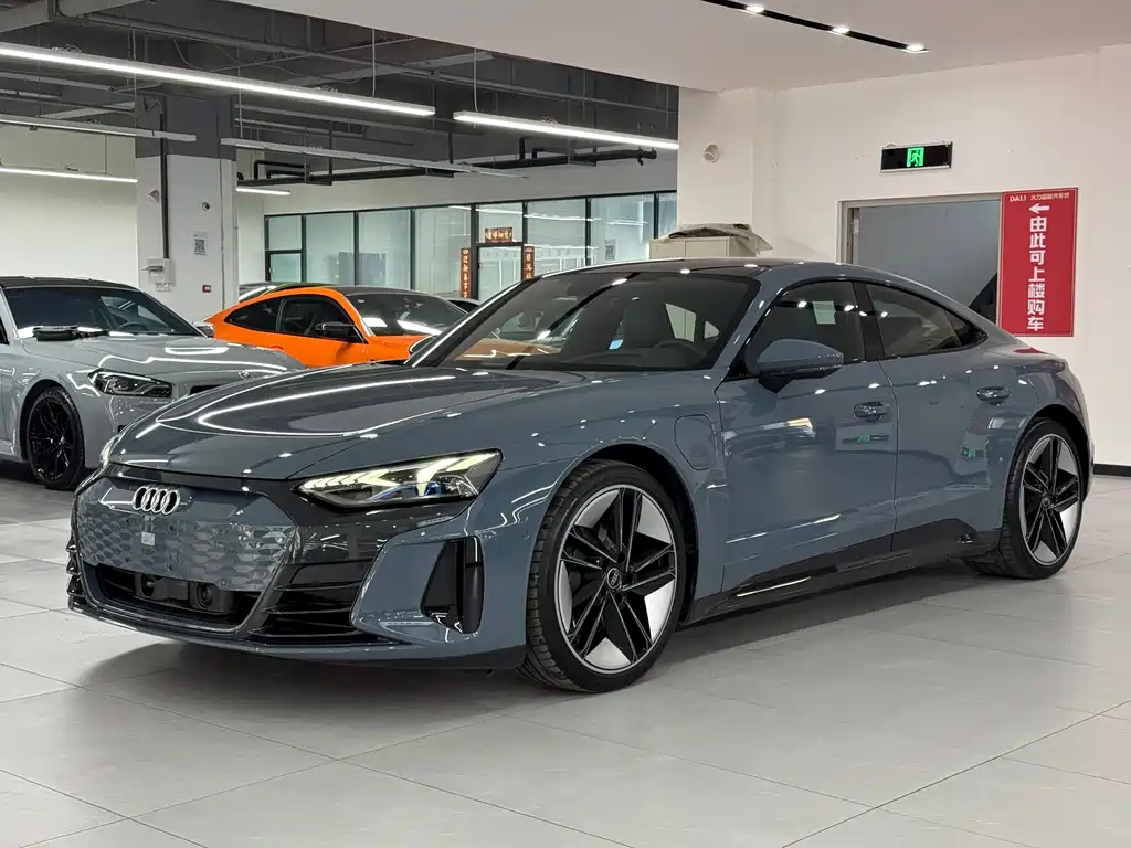 Audi e-tron GT 2023 basic model