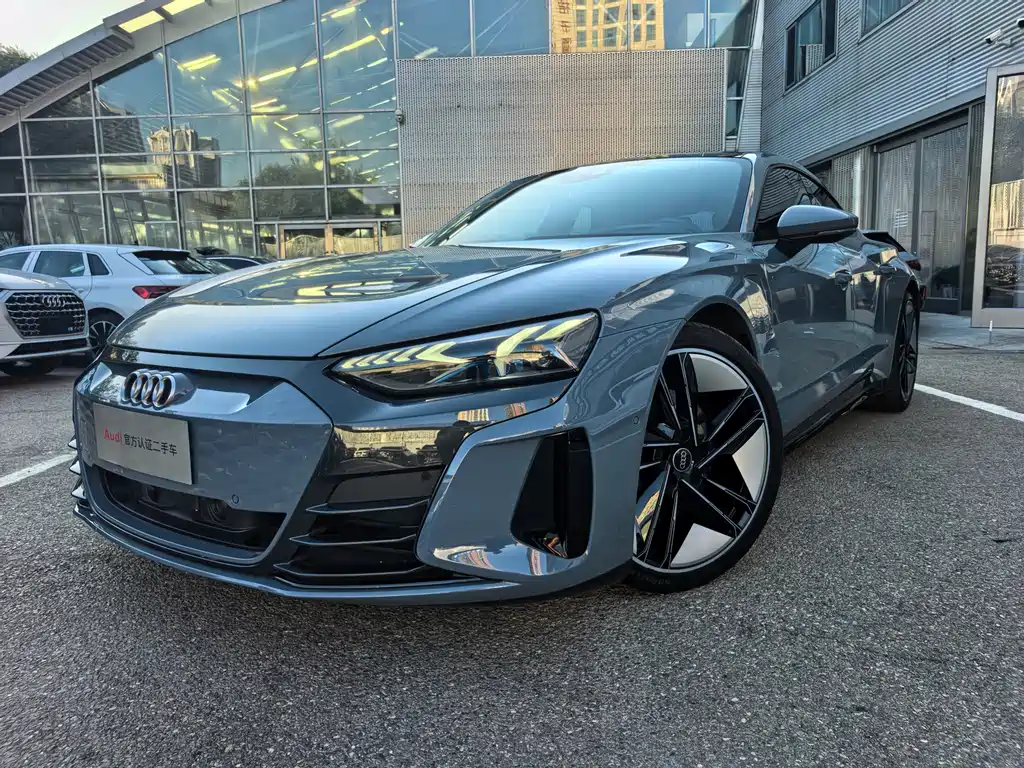 Audi e-tron GT 2023 basic model