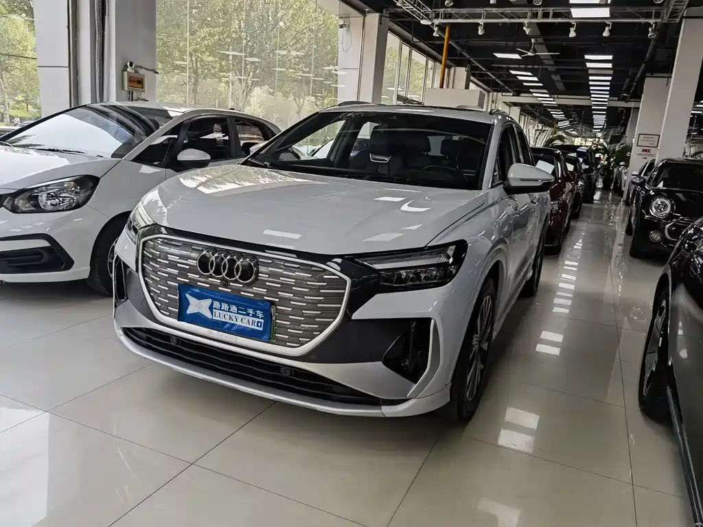 Audi Q4 e-tron 2022 40 e-tron Creative Edition