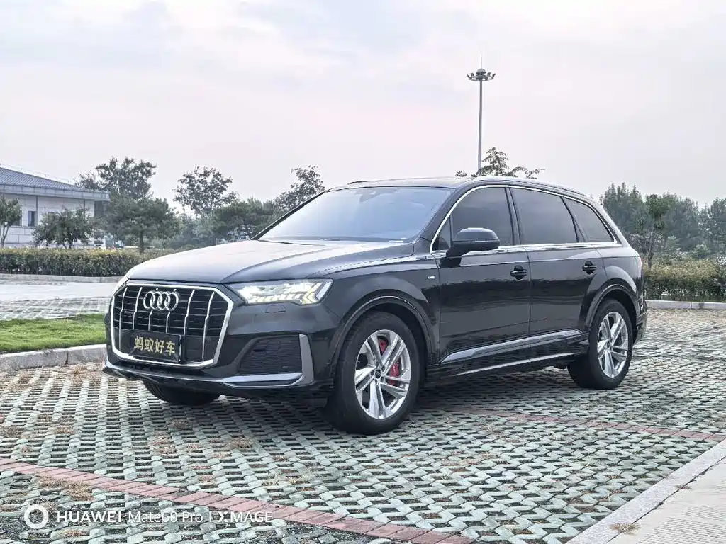 Audi Q7 2023 45 TFSI quattro S line Sport
