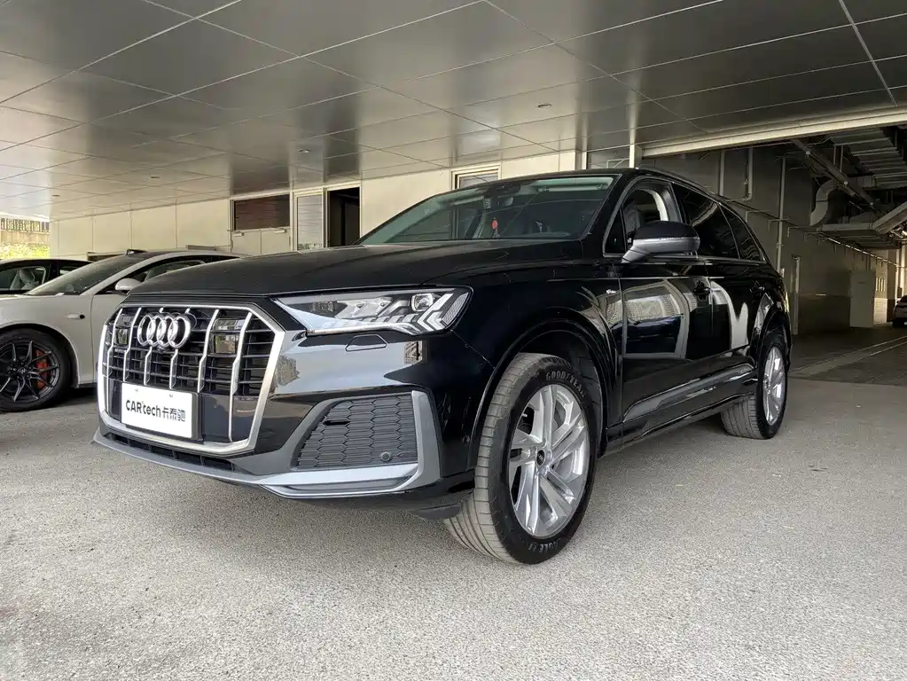 Audi Q7 2023 45 TFSI quattro S line Sport