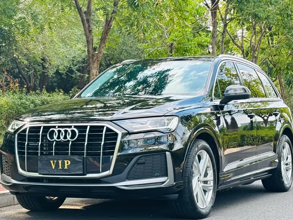 Audi Q7 2023 45 TFSI quattro S line Sport