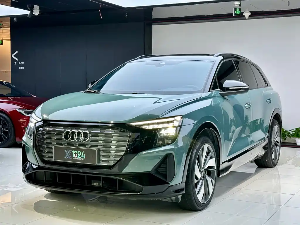 Audi Q5 e-tron 2022 model 50 e-tron quattro glory mecha set