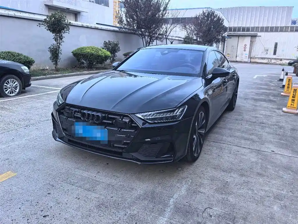 Audi A7L 2022 model 45 TFSI quattro S-line see far type Yao black suit