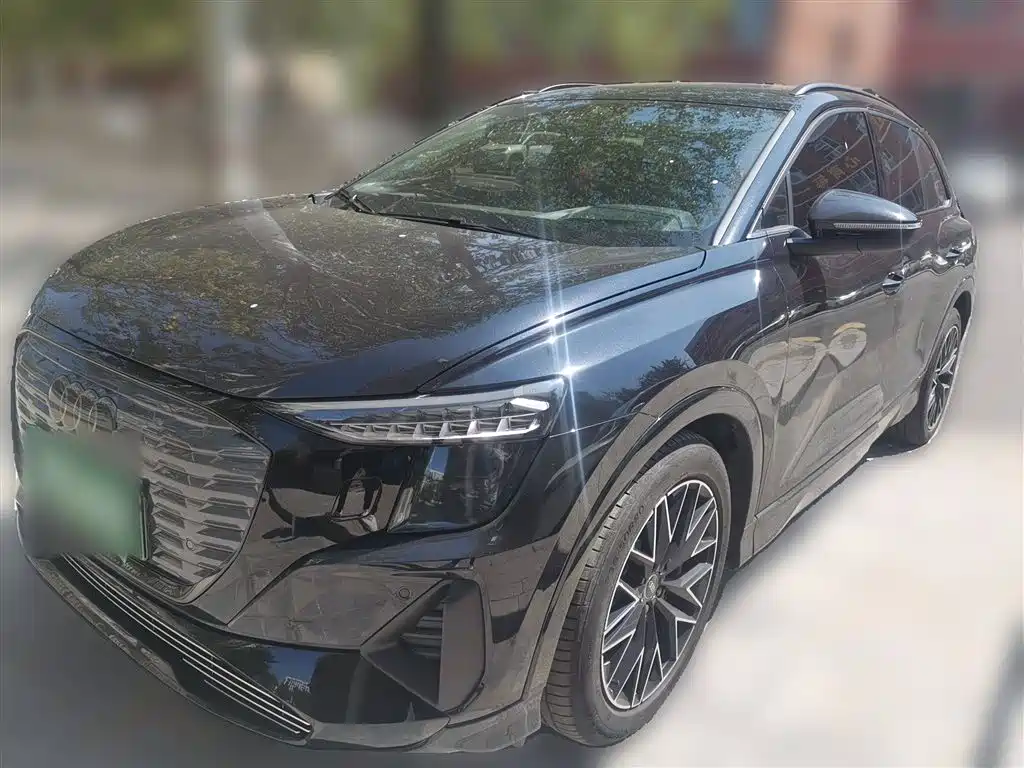 Audi Q5 e-tron 2023 40 e-tron starburst mech package