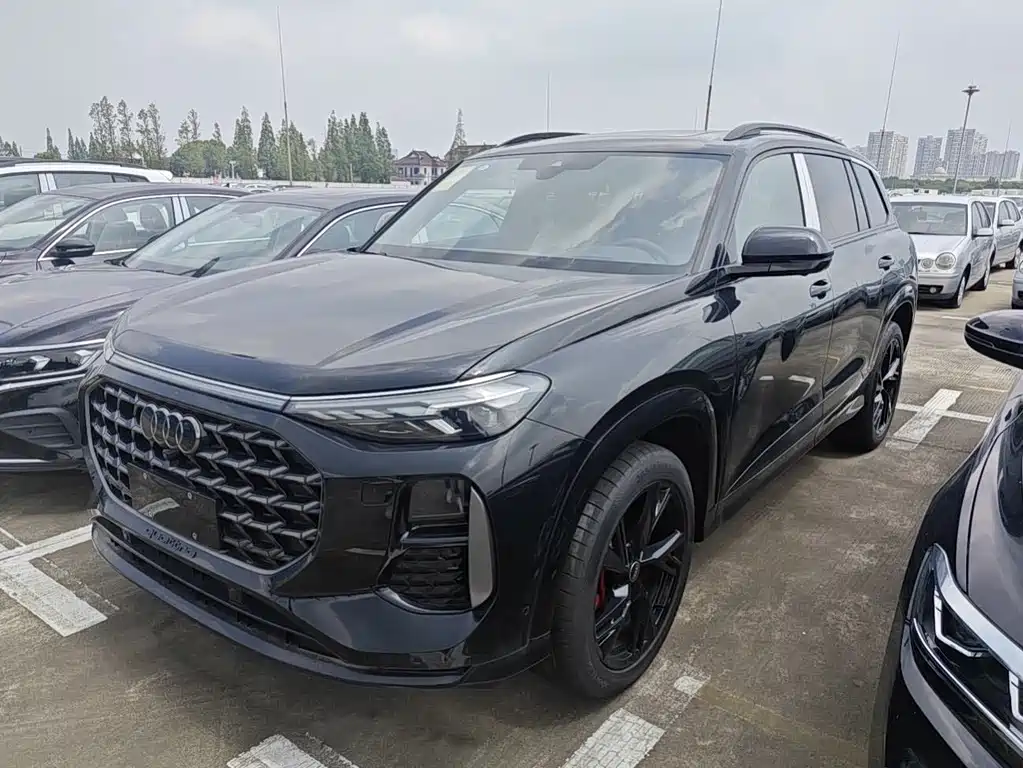Audi Q6 2024 45 TFSI quattro Black Samurai edition 7-местный