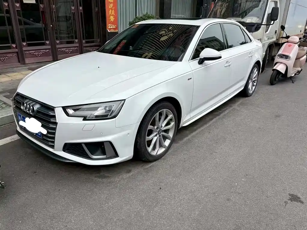 Audi A4L 2019 40 TFSI Style National V