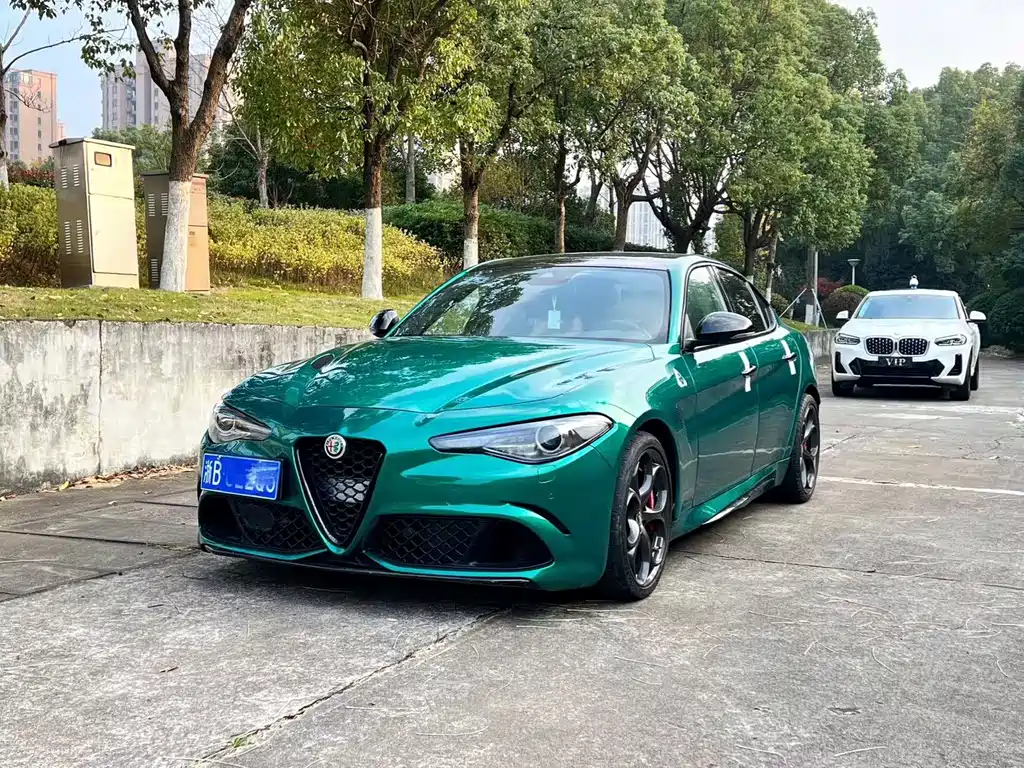Giulia Juliet 2022 2,9-тонный четырехлистный клевер Edition