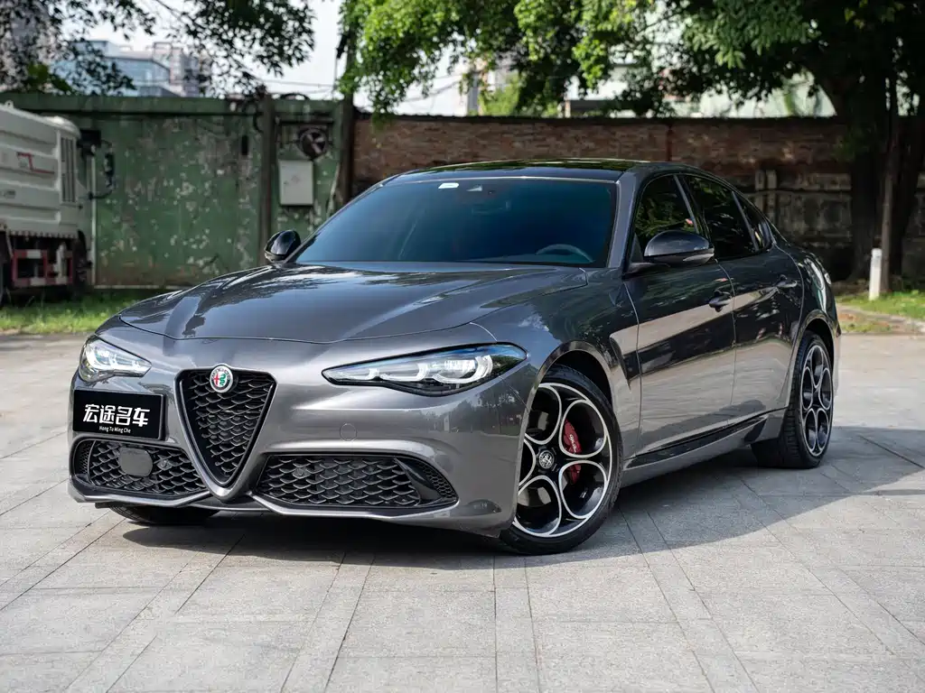 Гусеничная версия Giulia Juliet 2023 2.0T мощностью 280 л.с.