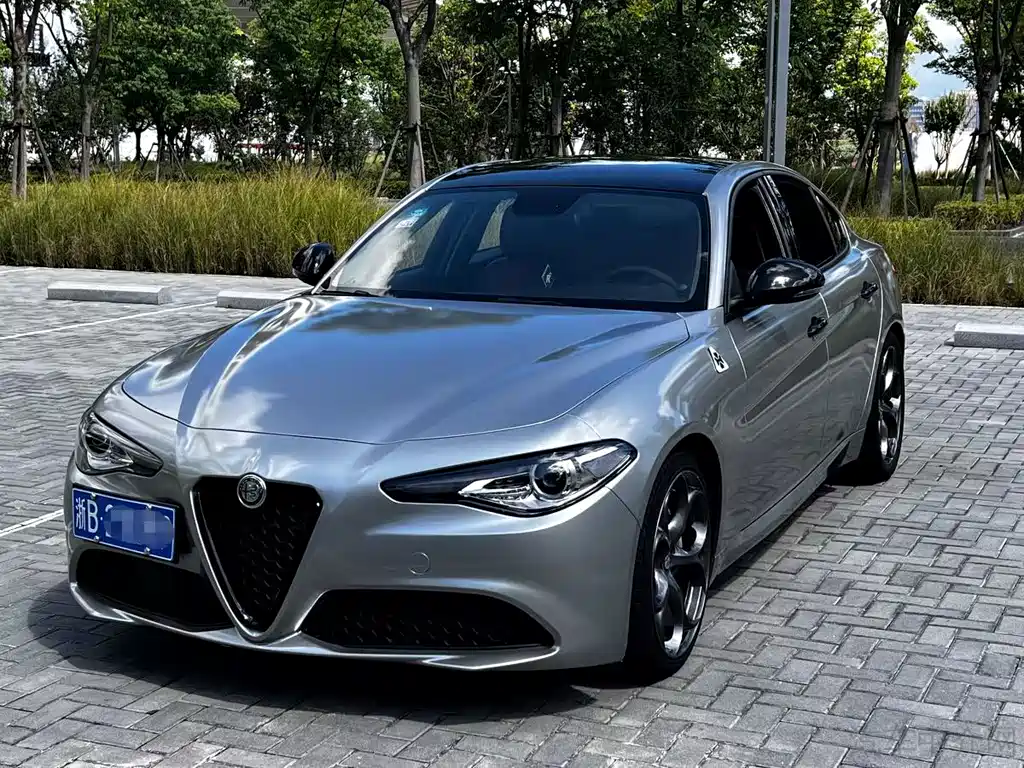 Giulia Giulia 2019 2.0T 280HP Luxury Edition