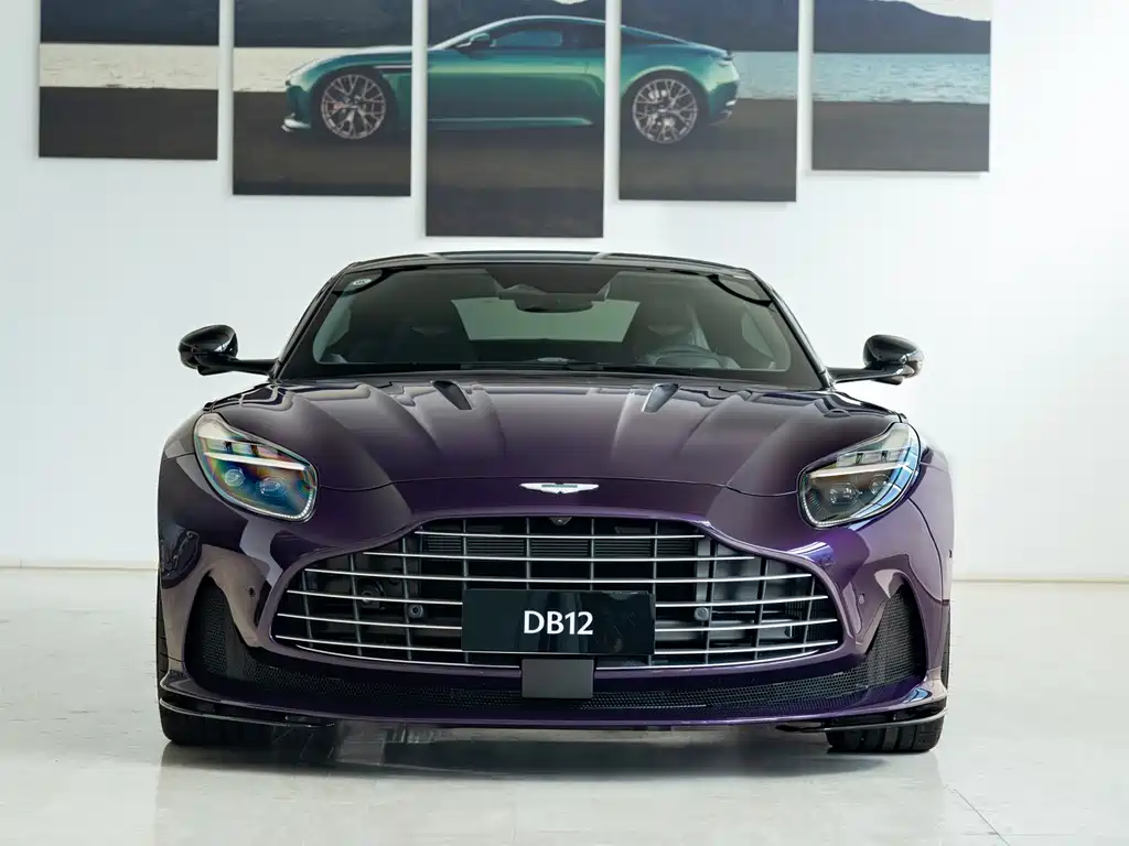 Aston Martin DB12 2025 4,0-тонный V8 купе