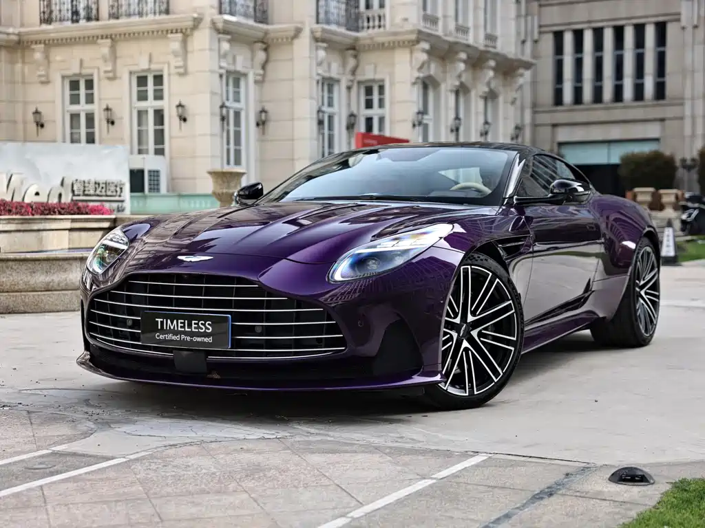 Aston Martin DB12 2025 4,0-тонный V8 купе