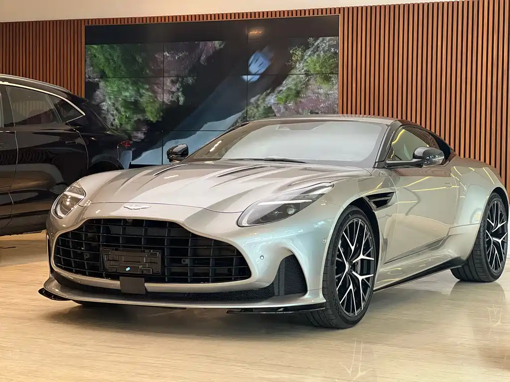 Aston Martin DB12 2025 4,0-тонный V8 купе