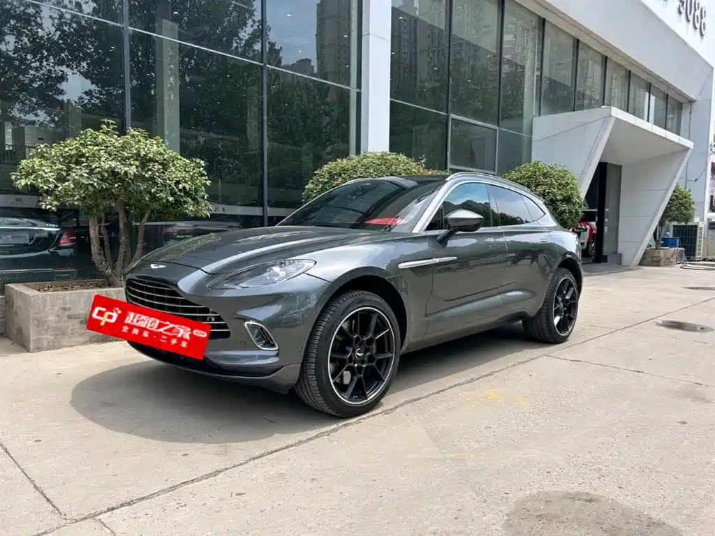 Aston Martin DBX 2020 4.0T V8