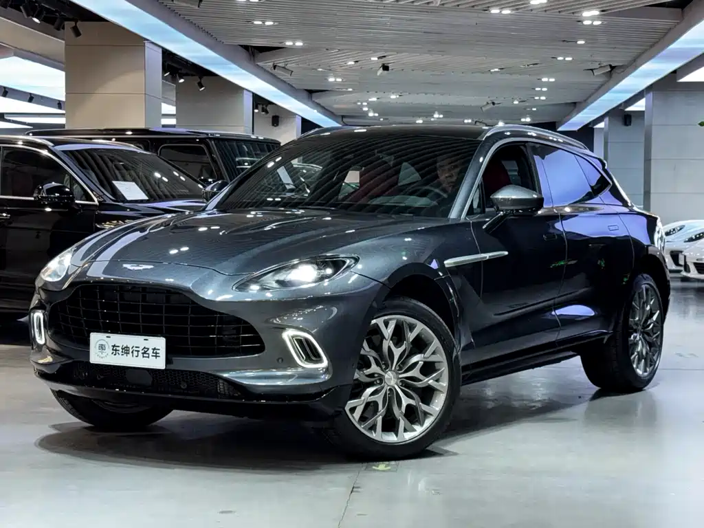 Aston Martin DBX 2023 4.0T V8