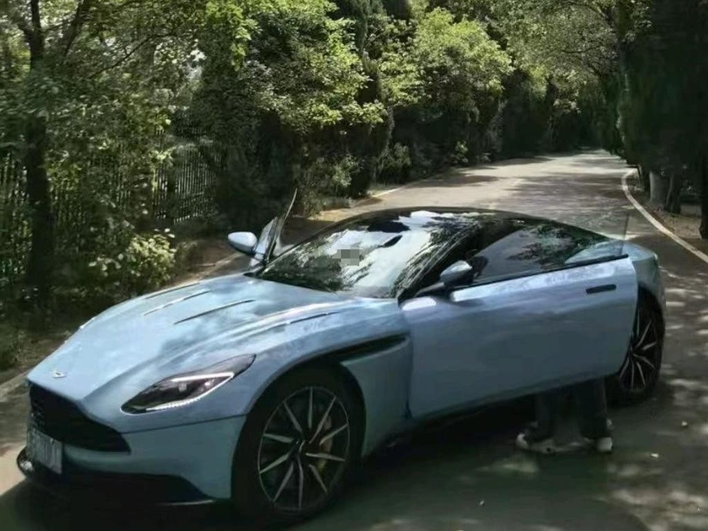 Aston Martin DB11 2019 4.0T V8 Coupe