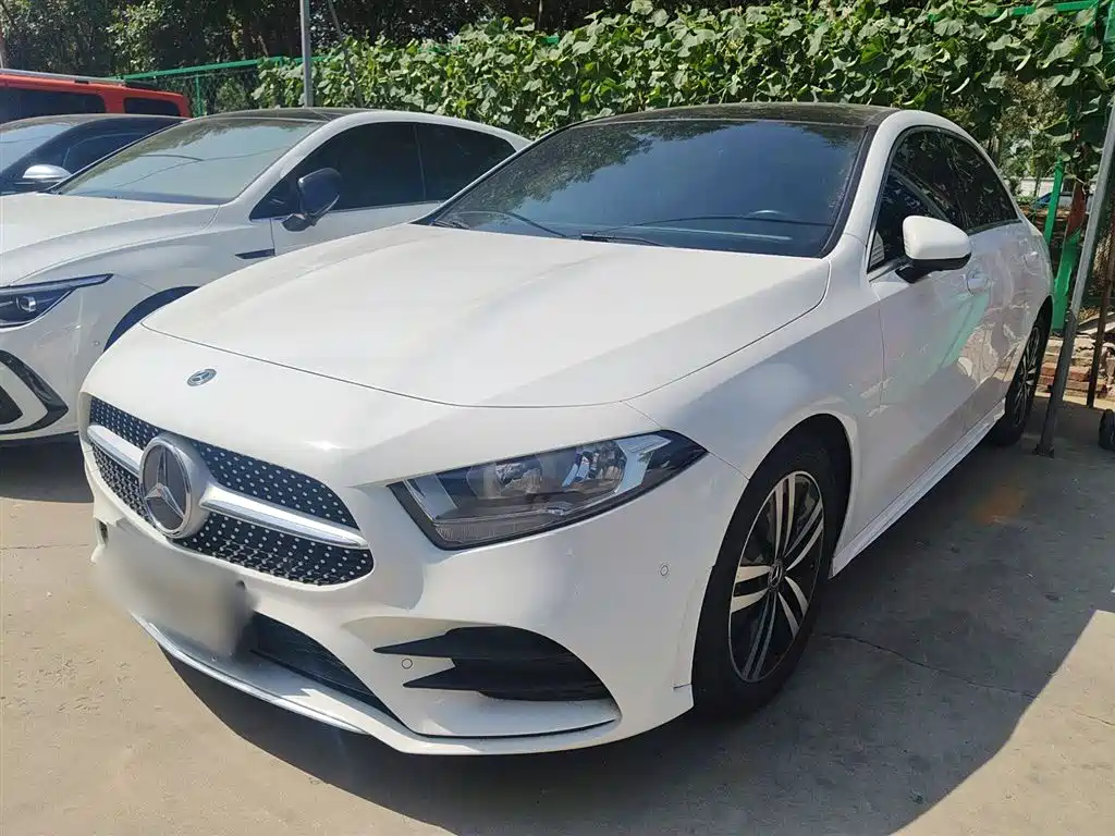 Mercedes-Benz A-class 2020 facelift A 180 L sports sedan