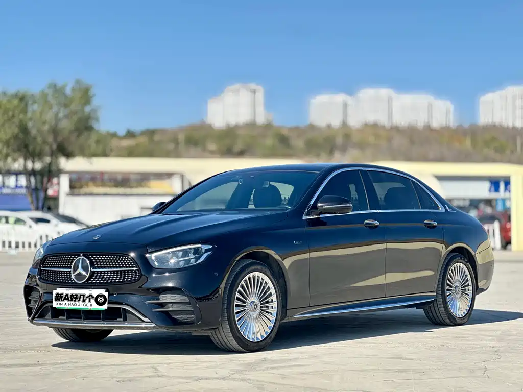 Спортивный седан Mercedes-Benz E-class New Energy 2021 E 350 e L с подключаемым модулем