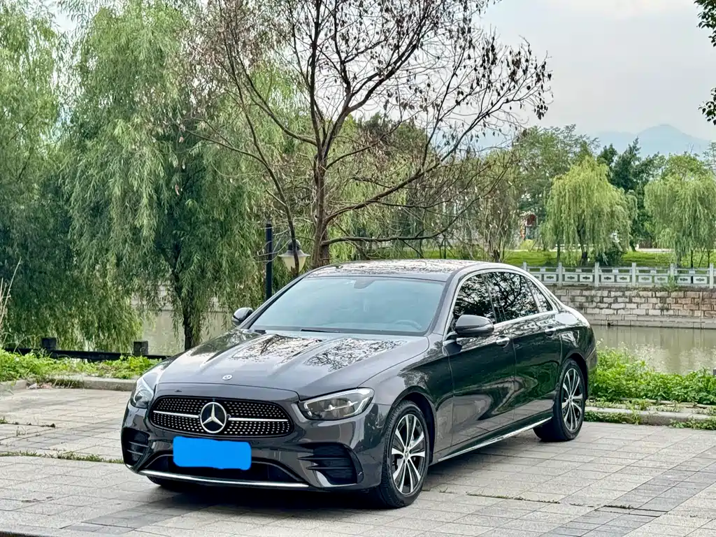Обновленный спортивный седан Mercedes-Benz E-class New Energy 2022 с двумя подключаемыми модулями E 350 e L