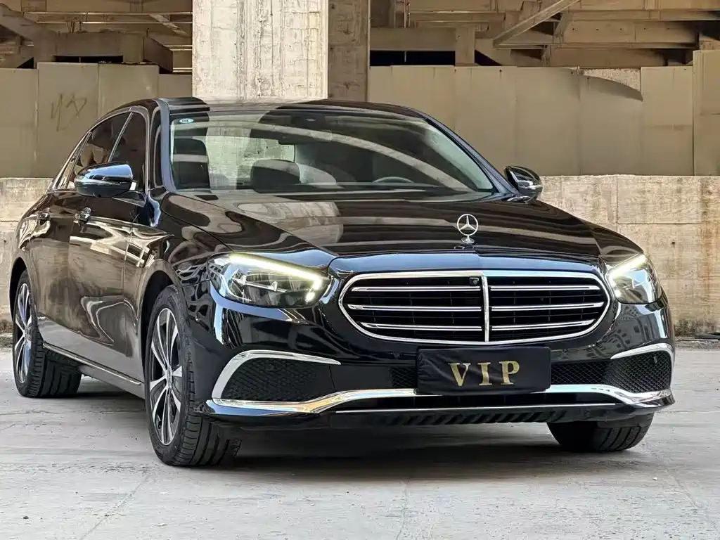 Mercedes-Benz E-class New Energy 2022 с рестайлингом E 350 e L -гибридный седан с подключаемым модулем