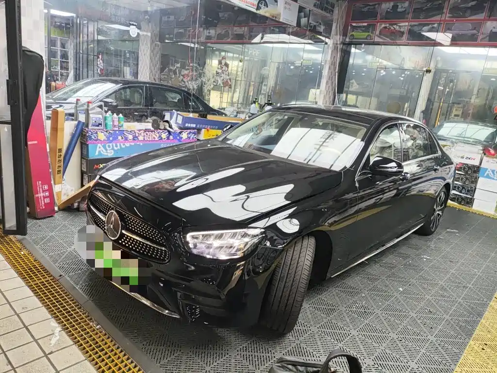 Спортивный седан Mercedes-Benz E-class New Energy 2022 E 350 e L с подключаемым модулем