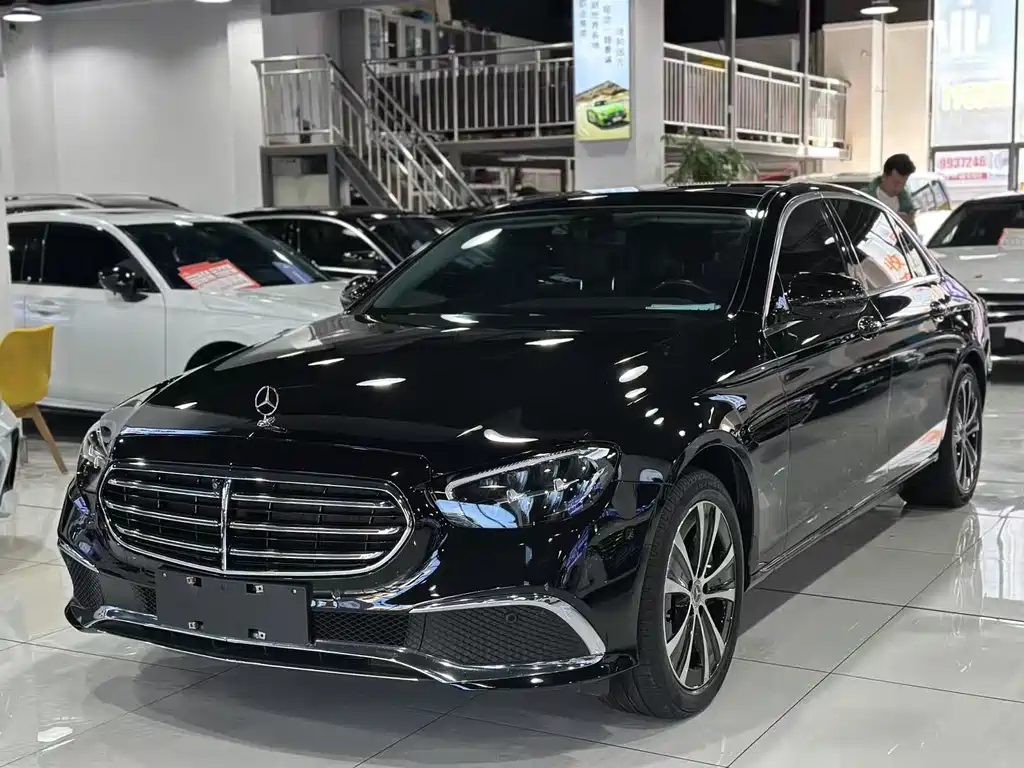 Спортивный седан Mercedes-Benz E-class New Energy 2022 E 350 e L с подключаемым модулем