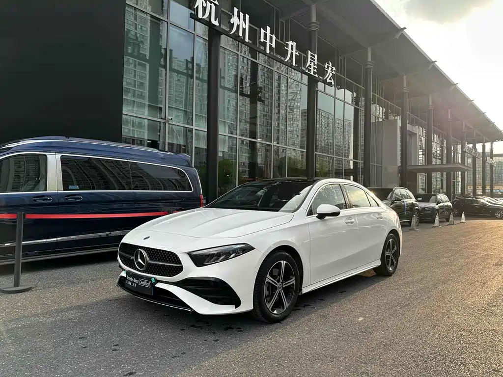 Mercedes-Benz A-class 2024 A 200 L fashion type