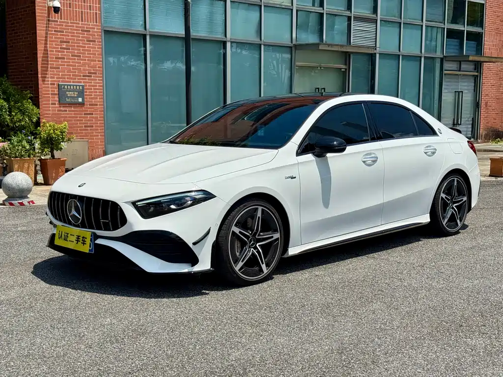 Mercedes-Benz A-class AMG 2024 facelift AMG A 35 L 4MATIC