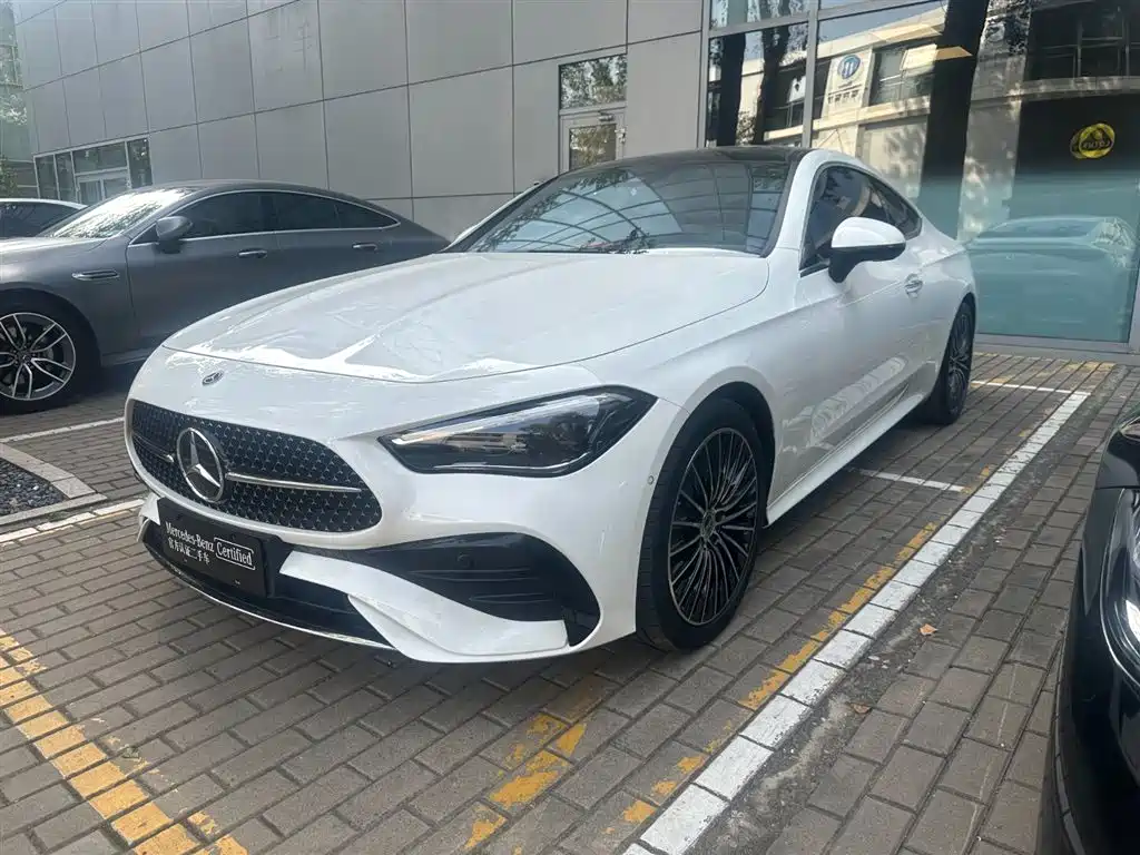 Mercedes-Benz CLE 2024 CLE 300 4MATIC динамичное купе