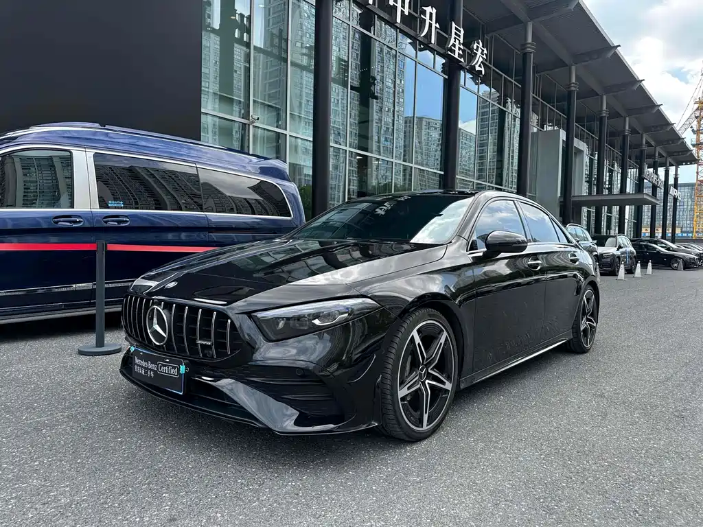 Mercedes-Benz A-class AMG 2024 AMG A 35 L 4MATIC