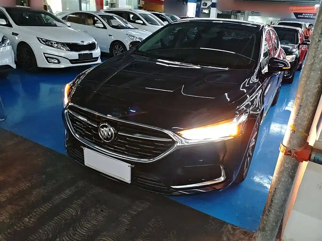 Grand Touring 2021 652T Luxury