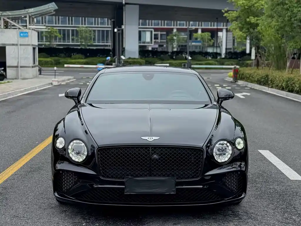 Continental 2022 4.0T GT V8