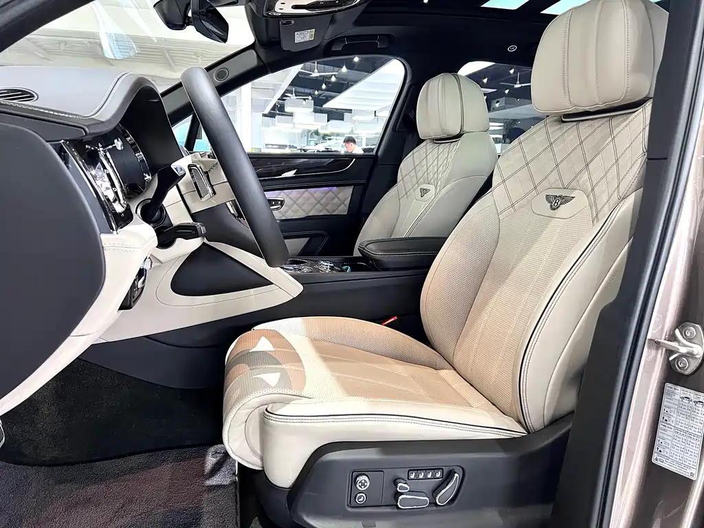 Фото машины 30