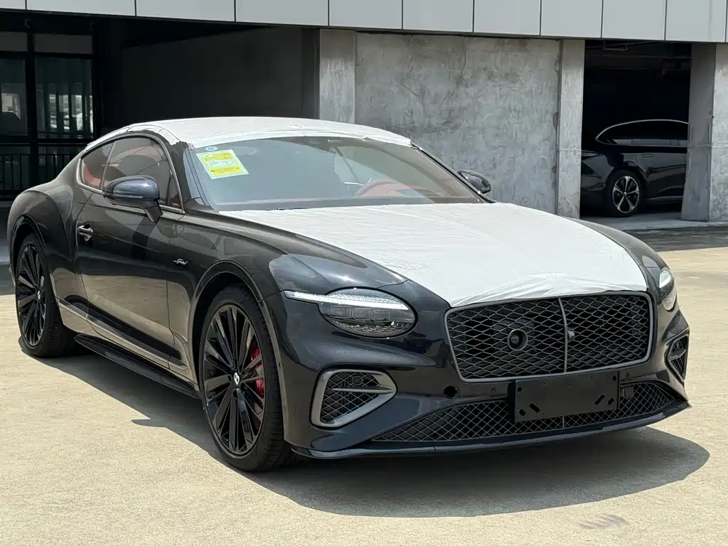 Подключаемый гибрид Continental 2025 GT Ultimate Edition